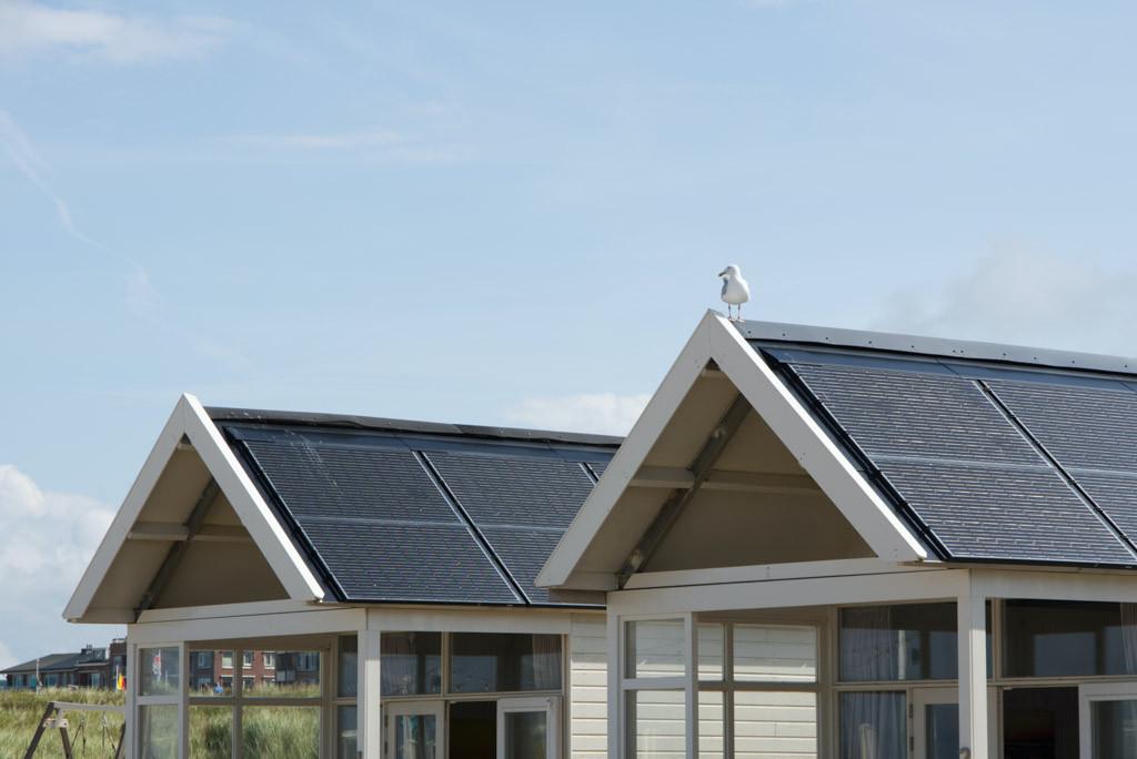 butuh berapa solar panel di rumah