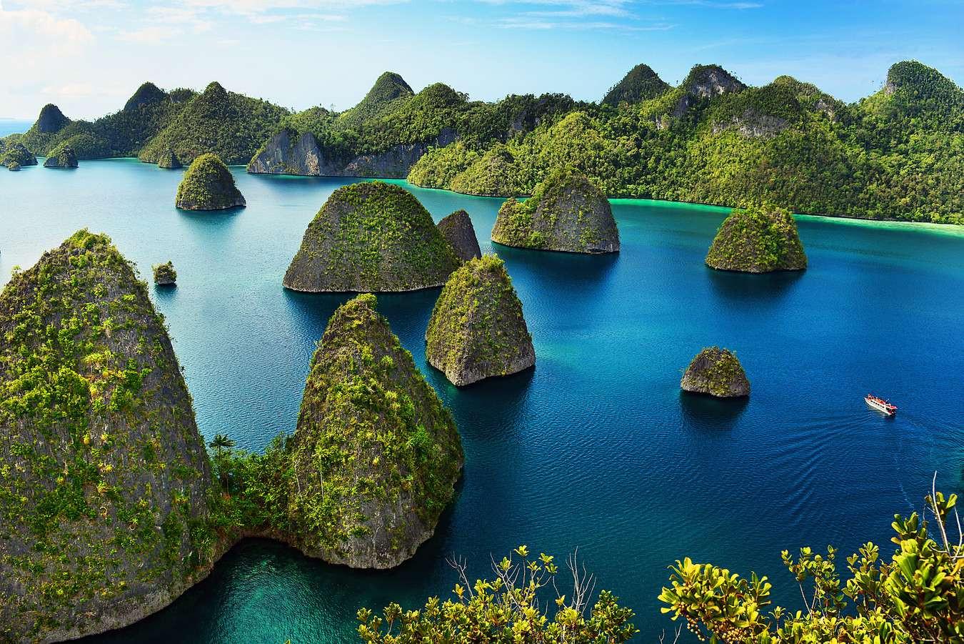 7 Destinasi Indonesia untuk Rayakan Tahun Baru 2025