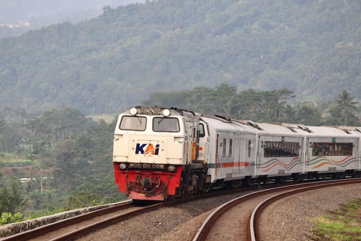 Tiket Kereta Lebaran Habis? Ini Penyebab & Cara Mendapatkannya!