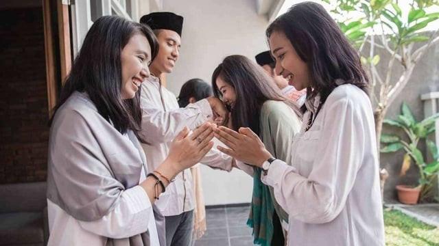10 Ucapan Lebaran Idul Fitri 1446 H untuk Tetangga Rumah