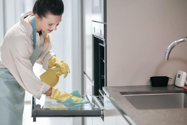 6 Tips Merawat Kitchen Set Agar Bersih dan Awet - Sinar Mas Land