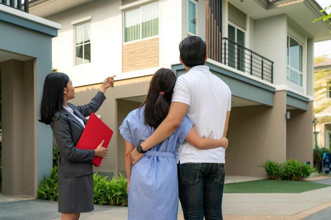 Keuntungan beli rumah melalui agen properti - Sinar Mas Land