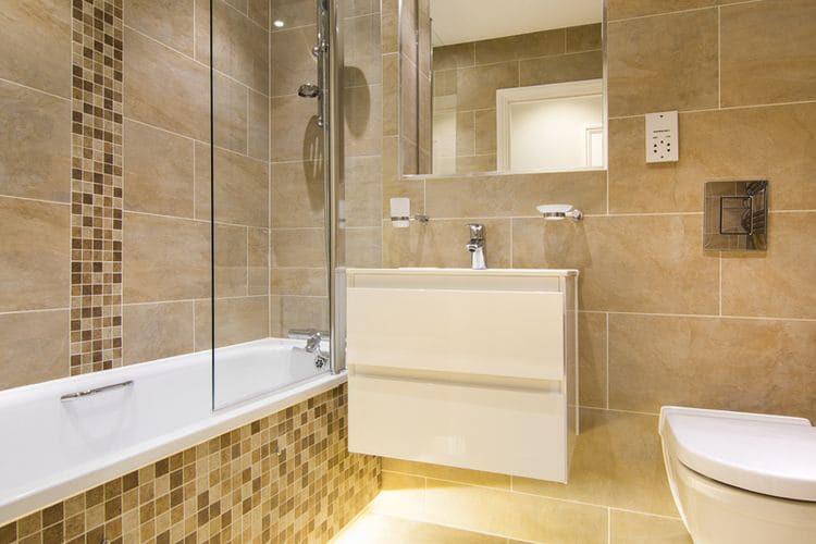 dinding kamar mandi, keramik kamar mandi