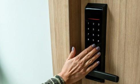 Smart door lock