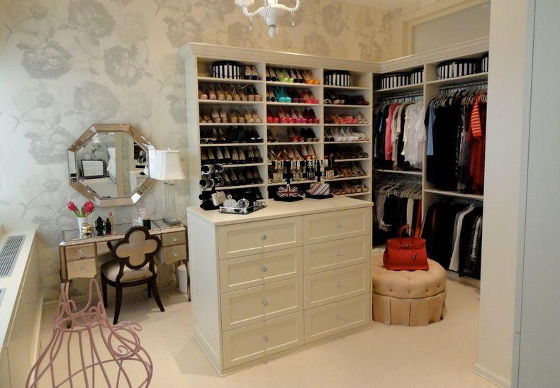 5 Inspirasi Desain Walk-In-Closet Elegan dan Mewah