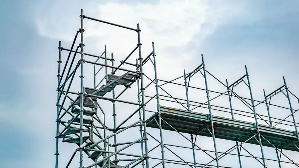 Mengenal Scaffolding: Solusi Aman untuk Bangunan Bertingkat Tinggi