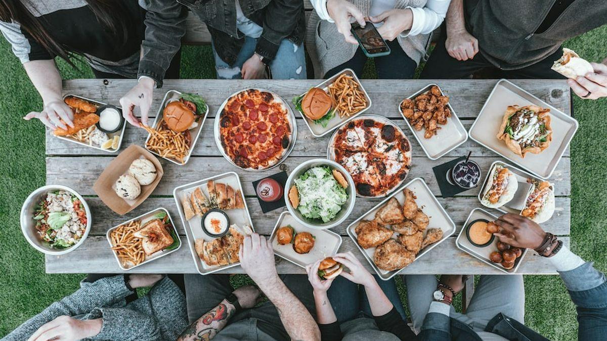 7 Manfaat Buka Bersama di Bulan Ramadan - Sinar Mas Land