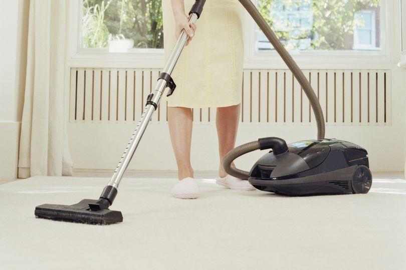 10 Cara Menggunakan Vacuum Cleaner yang Benar, Agar Awet!