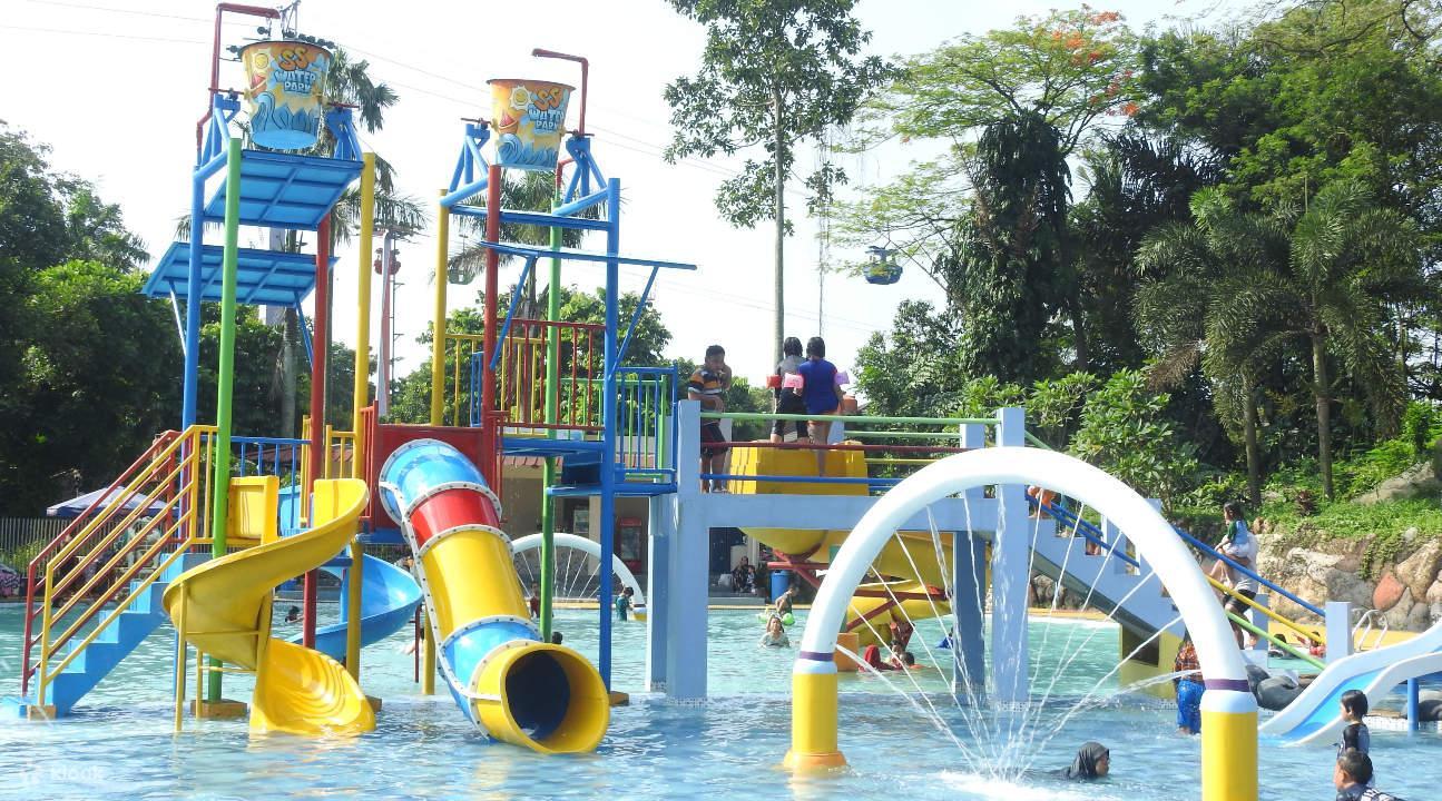 5 Kolam Renang di Jakarta Timur Terbaik yang Seru - Sinar Mas Land