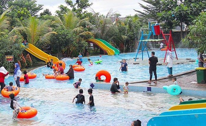 5 Kolam Renang di Bogor Terbaik untuk Liburan Bareng Keluarga - Sinar Mas Land