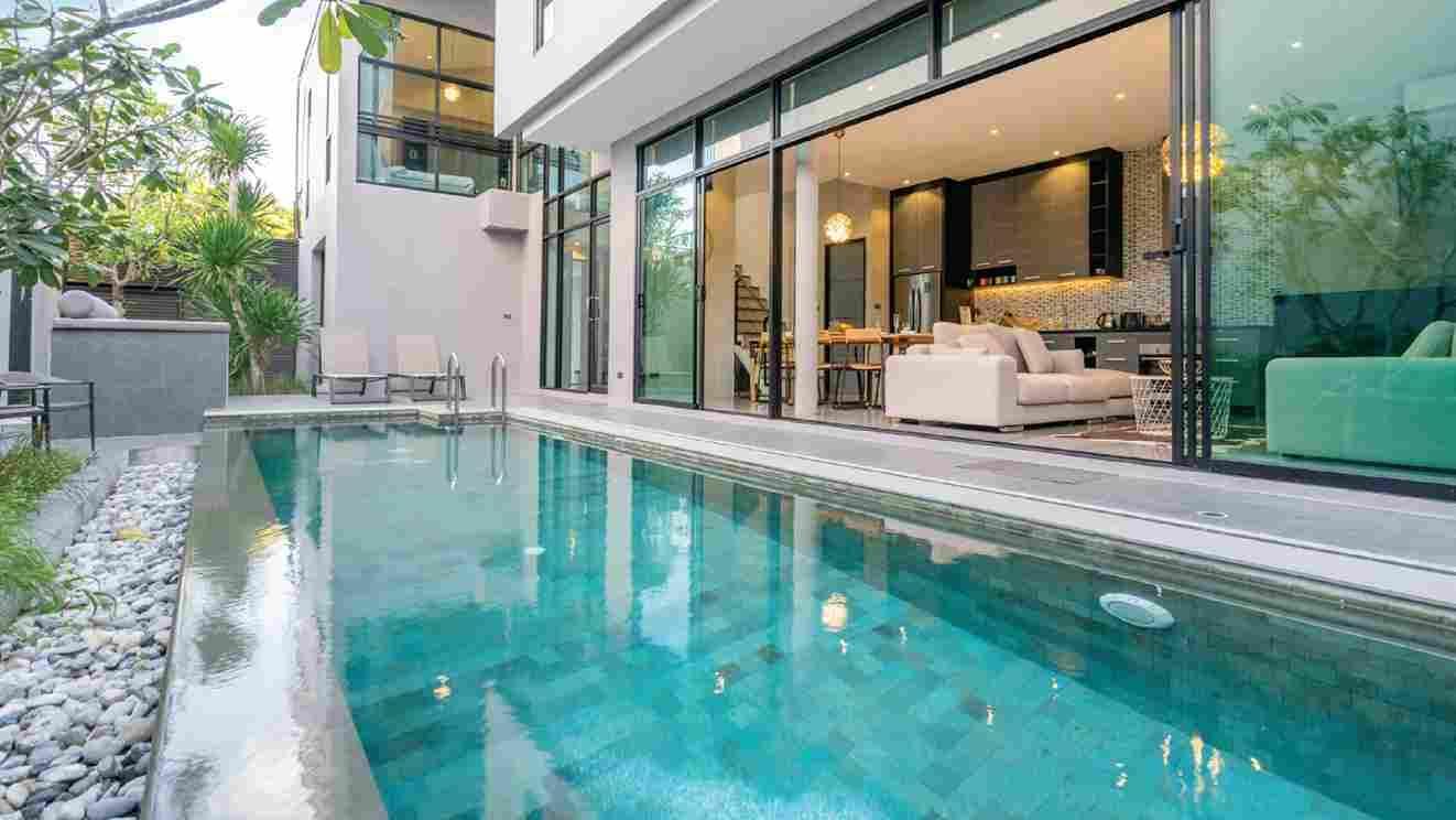 Private Pool - Sinar Mas Land