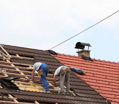 Biaya renovasi atap rumah