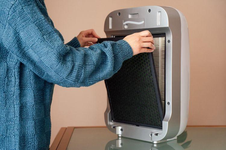cara bersihkan air purifier