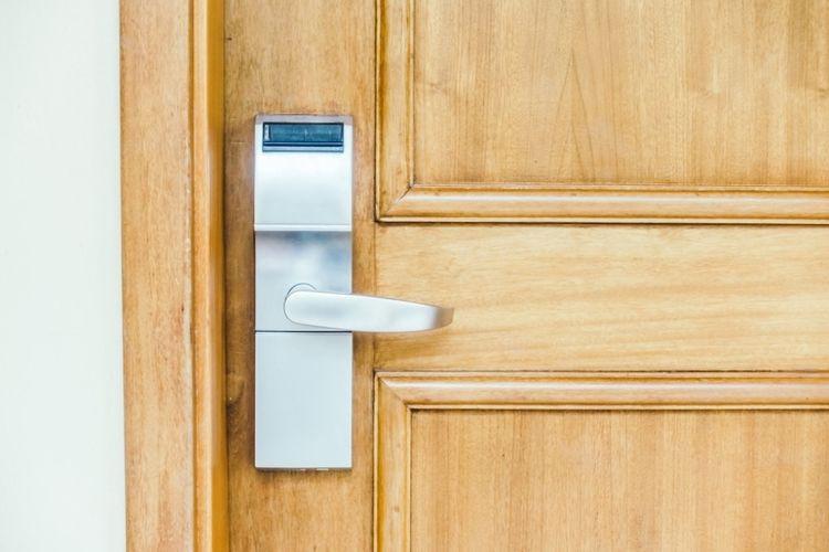 Cara mengatasi pintu seret susah dibuka, Pintu seret susah dibuka, Mengatasi pintu seret macet, Memperbaiki pintu seret yang susah dibuka, Tips membuka pintu seret yang susah, Solusi pintu seret susah dibuka